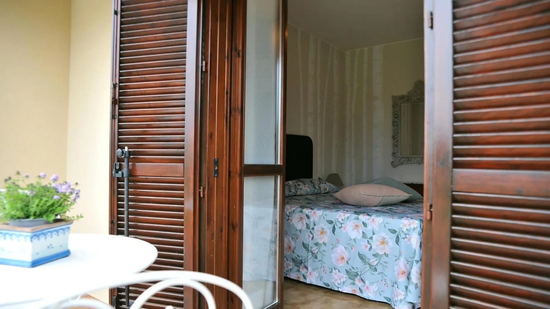 Guest house Casa Giuli Hotel Manerba del Garda Italy